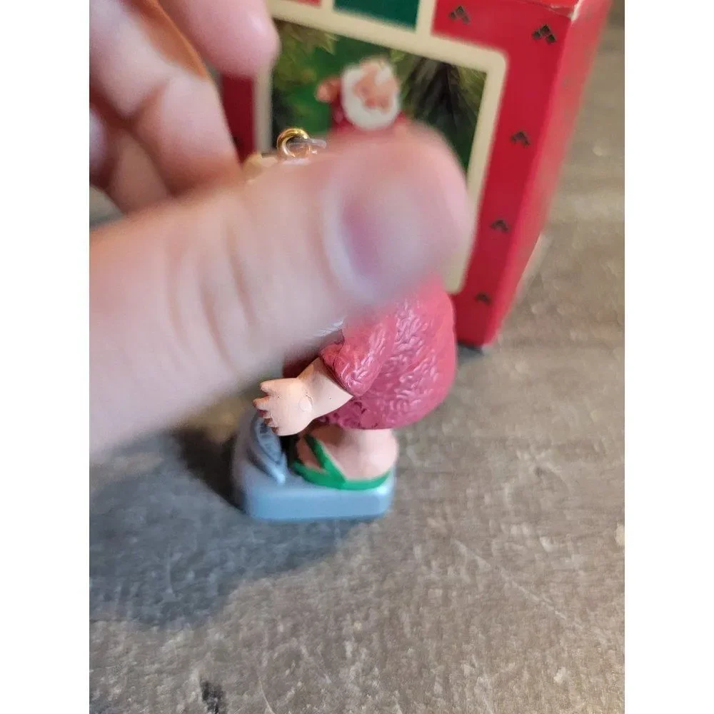 Hallmark tipping‎ the scales 1986 ornament Xmas Decor Santa